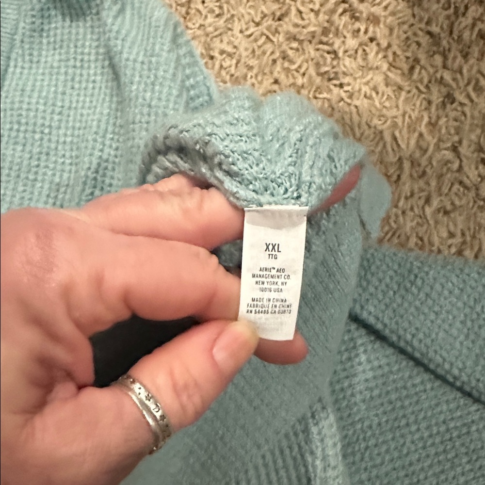 Sweater - Picture 6 of 6